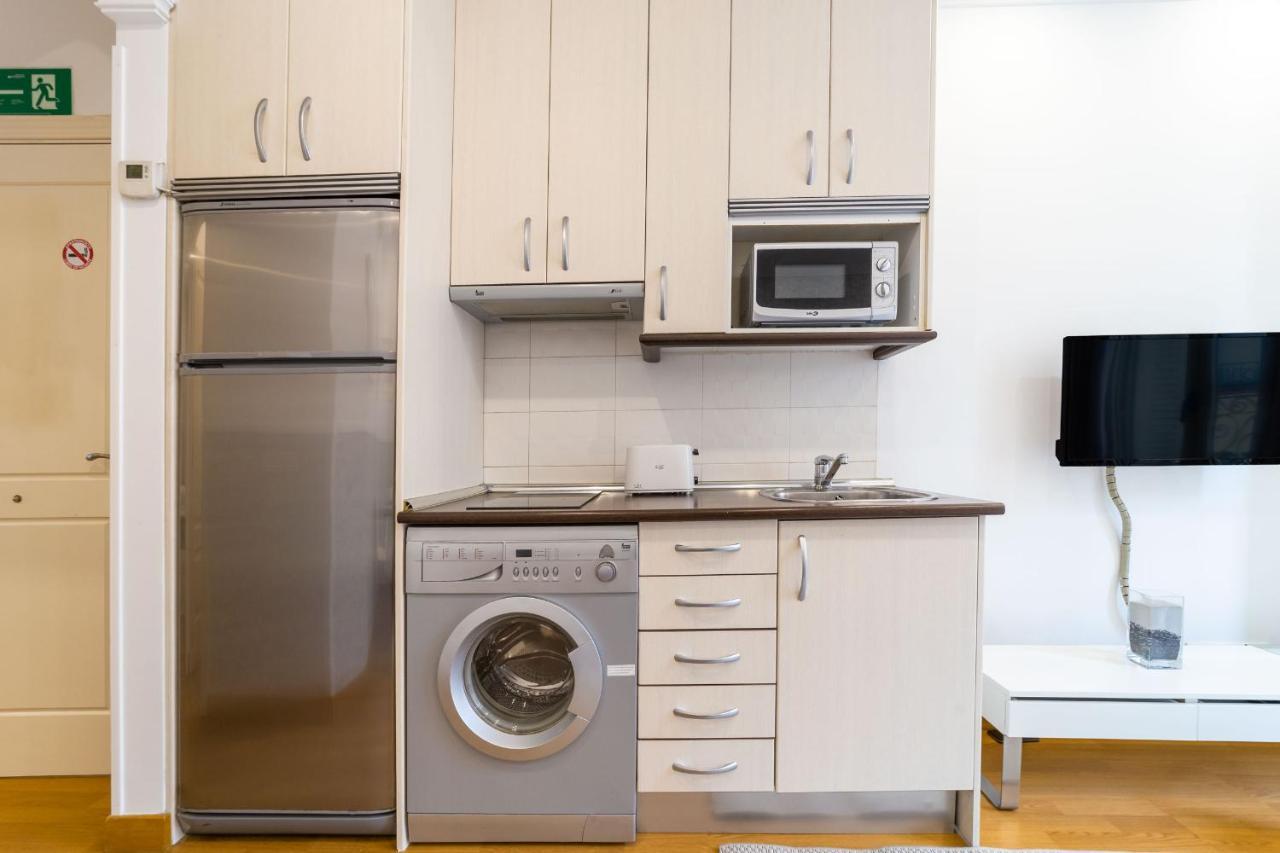 Apartamentos Gran Via Madrid Luaran gambar