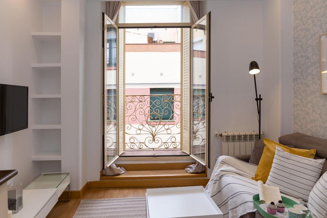 Apartamentos Gran Via Madrid Luaran gambar