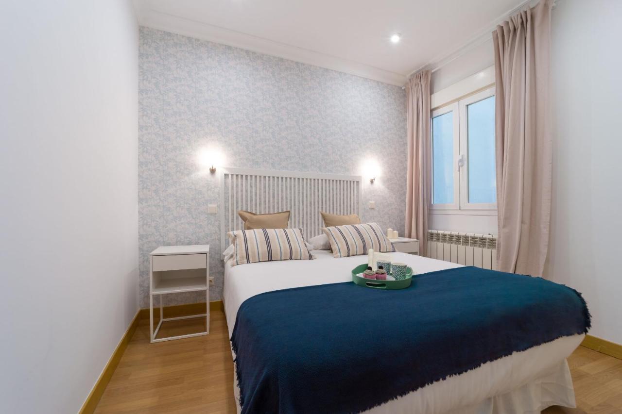 Apartamentos Gran Via Madrid Luaran gambar