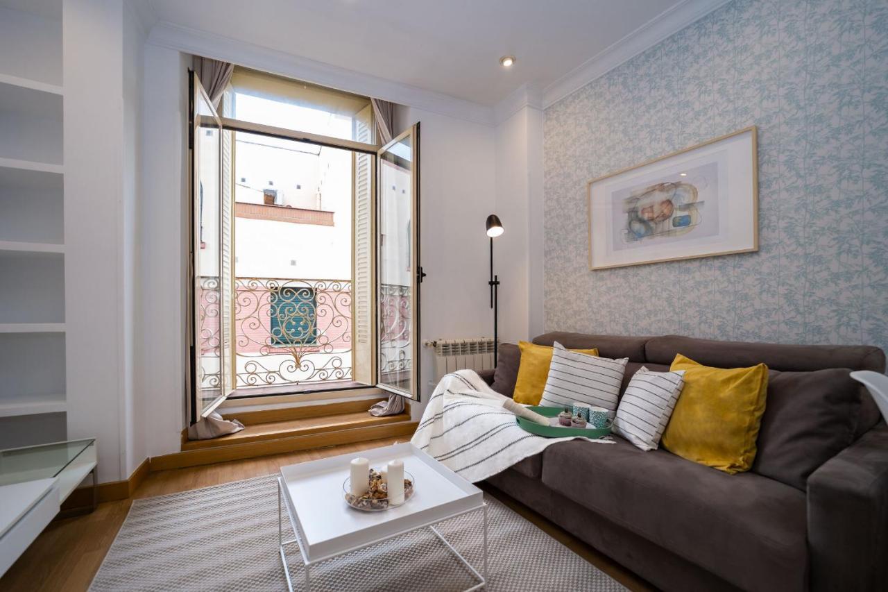 Apartamentos Gran Via Madrid Luaran gambar