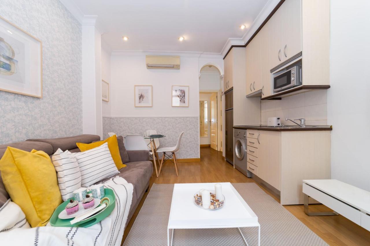 Apartamentos Gran Via Madrid Luaran gambar