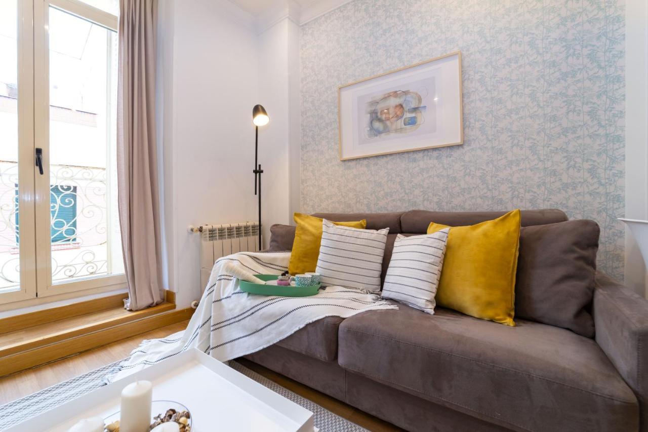 Apartamentos Gran Via Madrid Luaran gambar