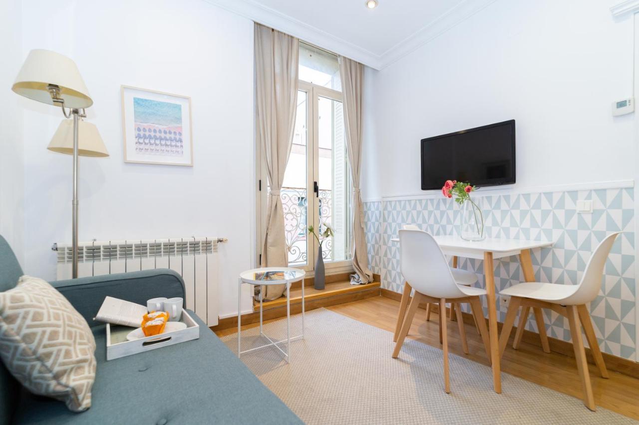 Apartamentos Gran Via Madrid Luaran gambar