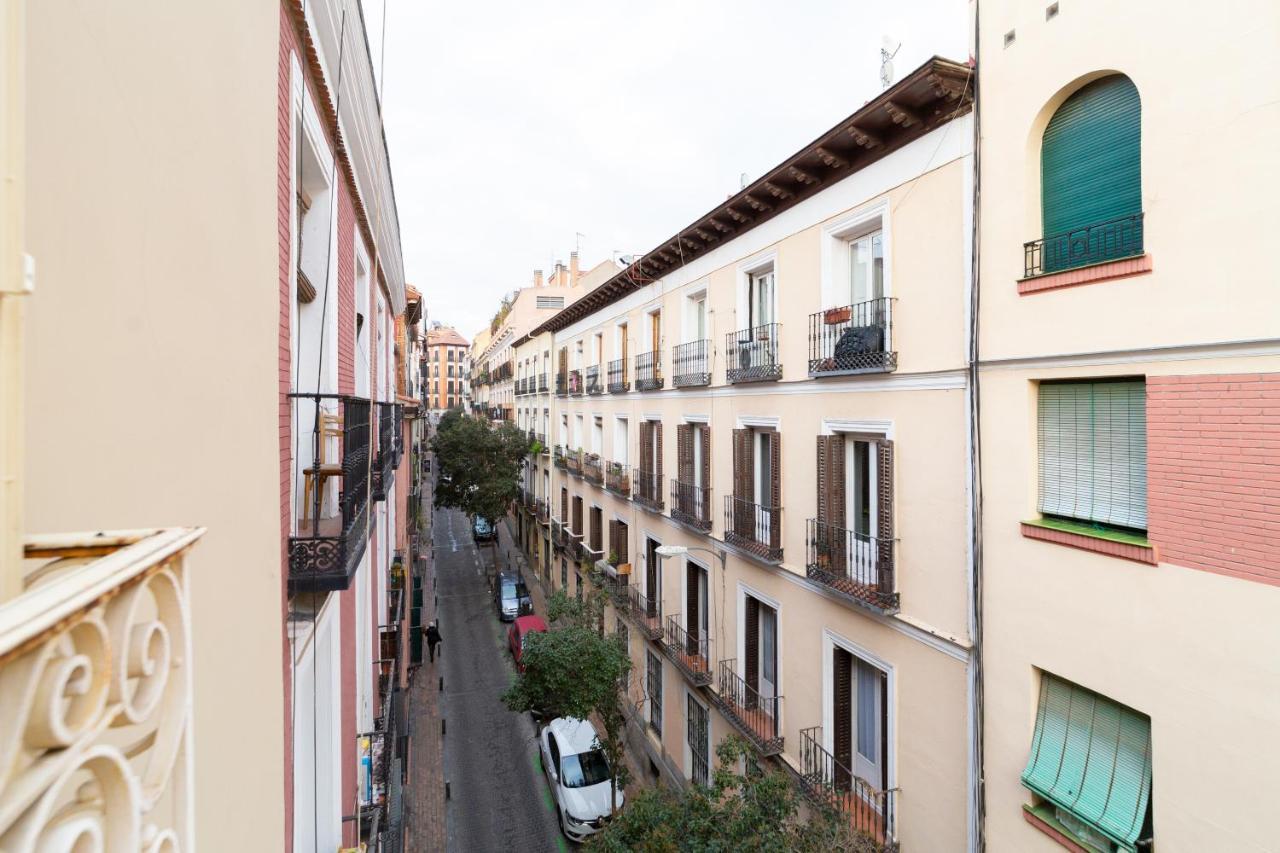 Apartamentos Gran Via Madrid Luaran gambar