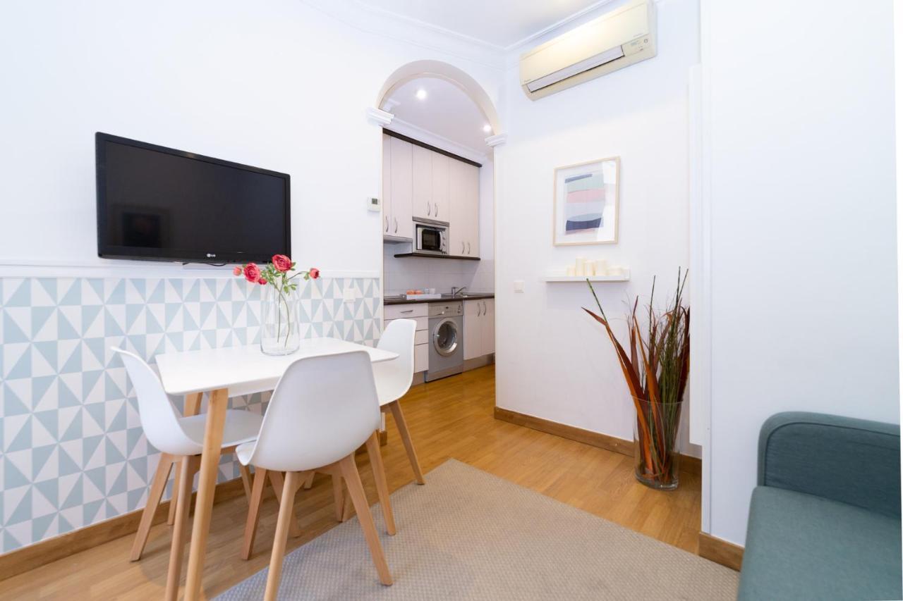Apartamentos Gran Via Madrid Luaran gambar