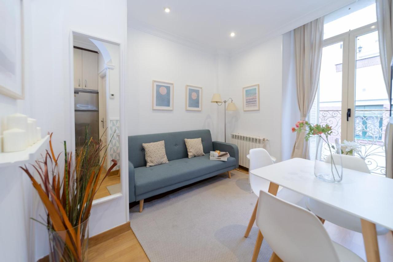 Apartamentos Gran Via Madrid Luaran gambar