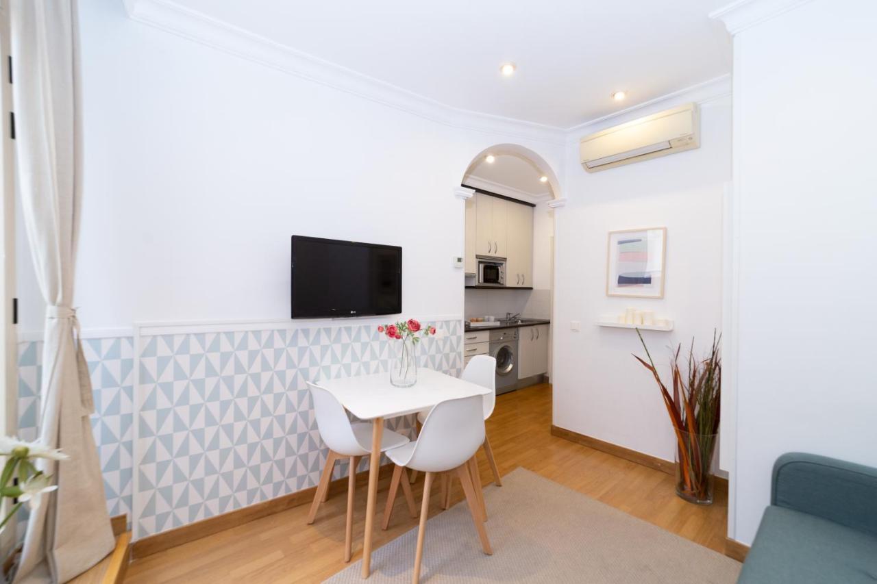 Apartamentos Gran Via Madrid Luaran gambar