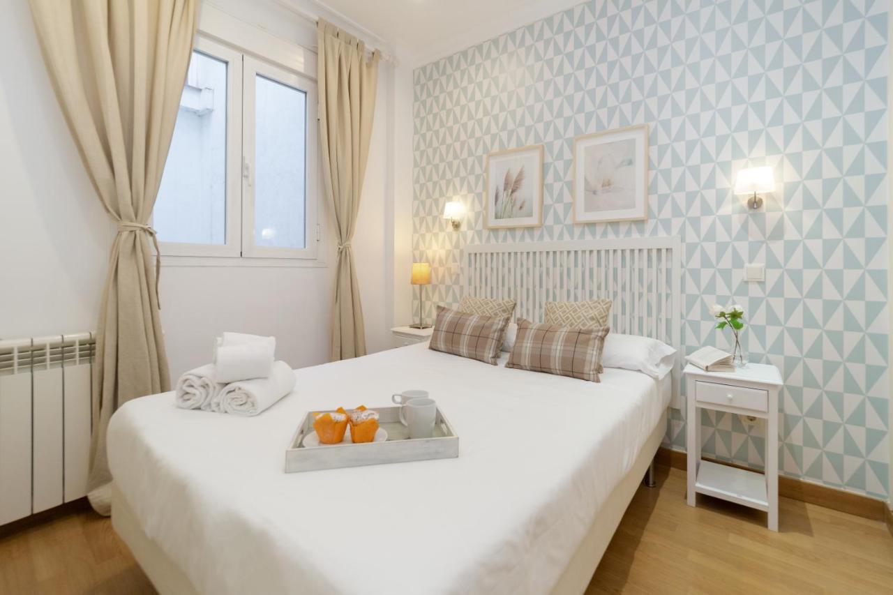 Apartamentos Gran Via Madrid Luaran gambar